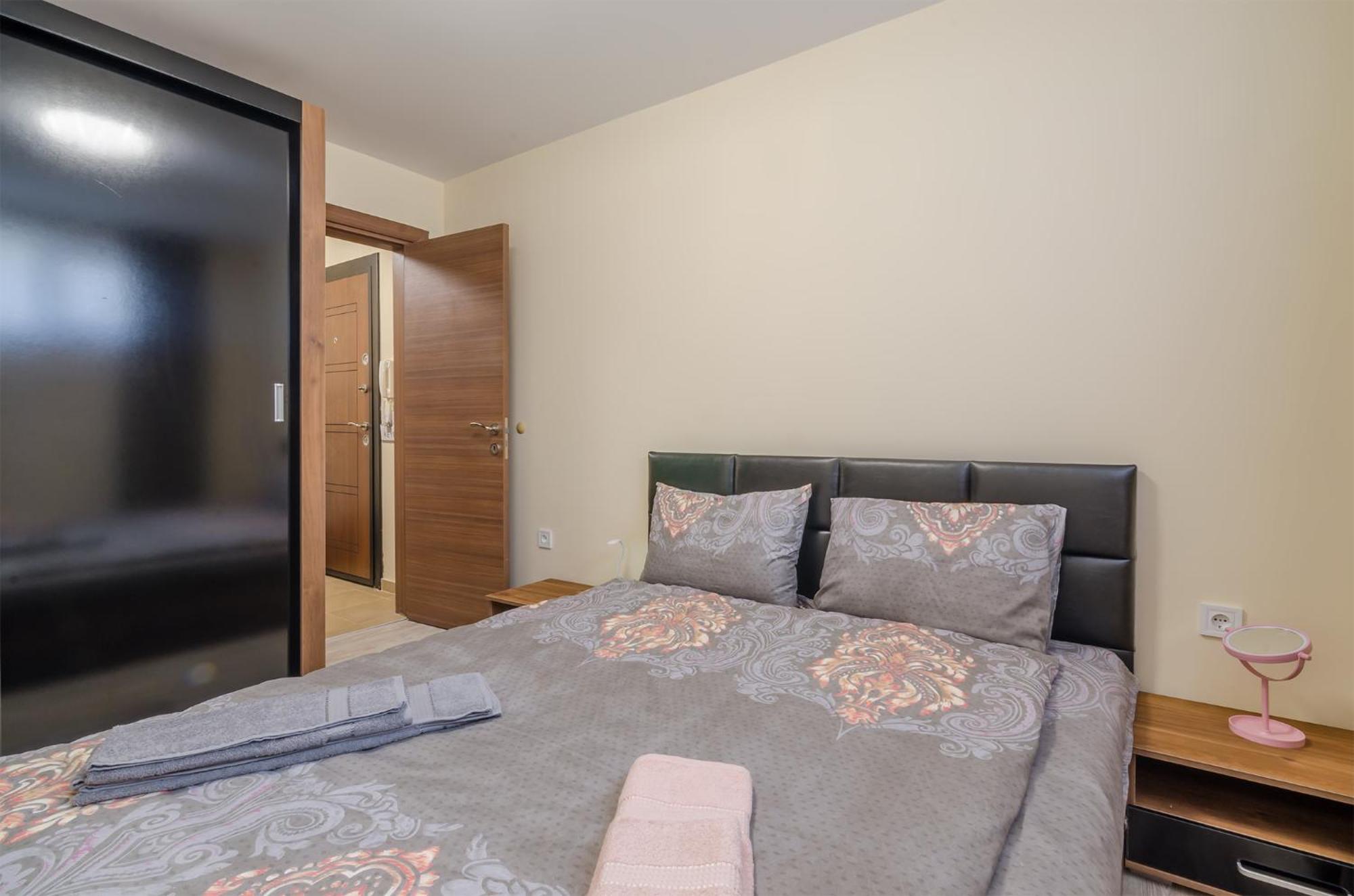 Brizy Apartamento Varna Exterior foto